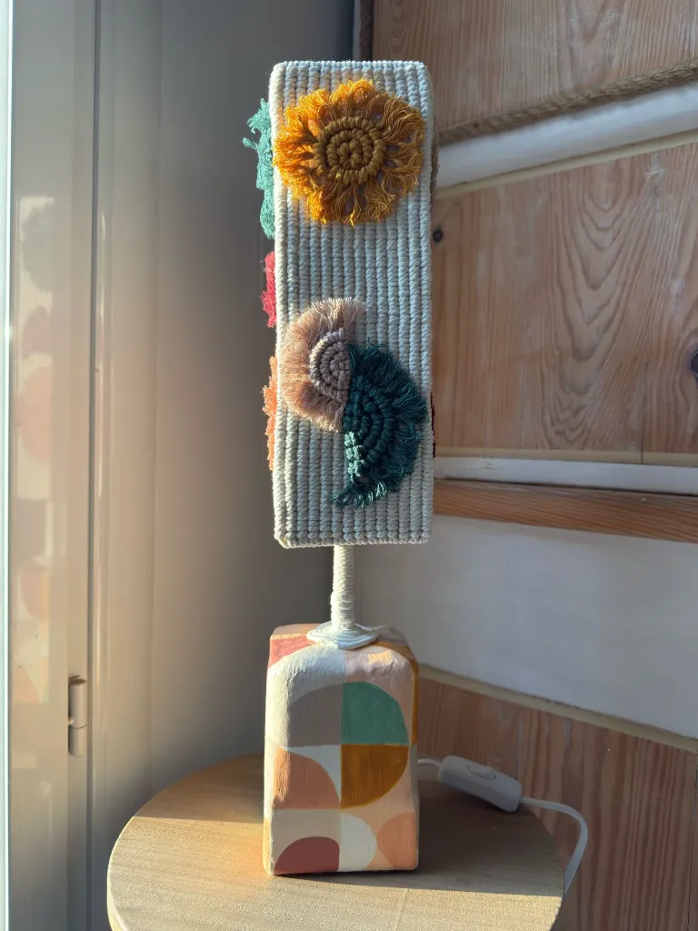 Lampe inspiration vintage en macramé